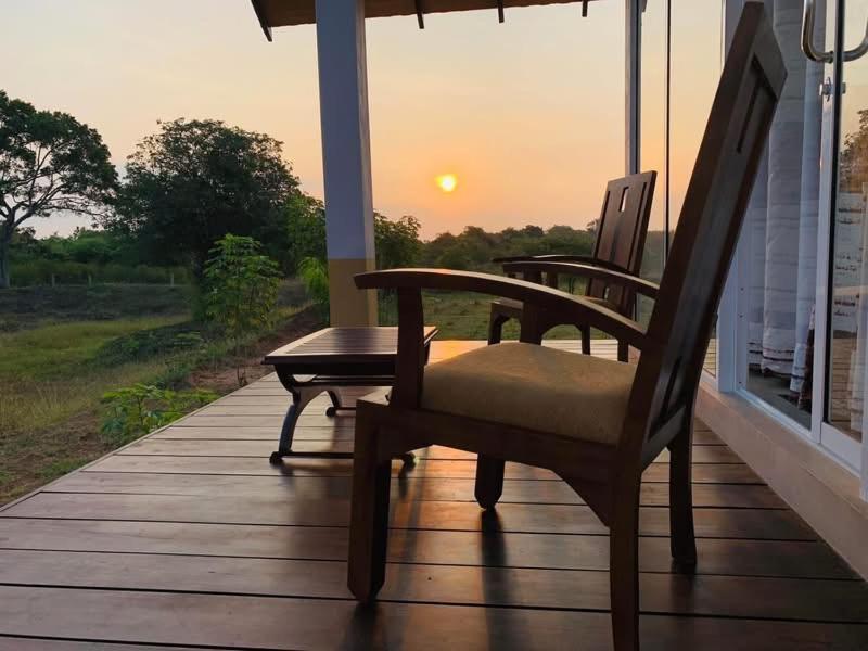 Thihawa Eco Huts Yala Bed & Breakfast Tissamaharama Exterior foto